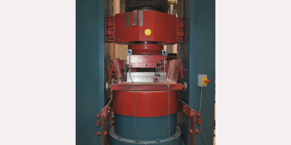 5000kn Compression Machine Testing machine: 5000 kN